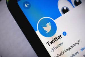 Twitter back up for many users after global outage